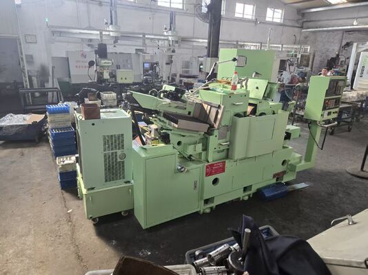 Hochpräzisions-CNC-Spitzenlosschleifmaschine mit hochleistungsfähigen, reibungsfreien, wartungsfreien hydraulisch-statischen Spindeln